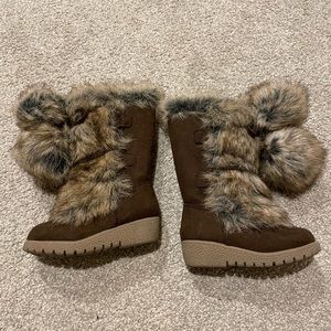 Boots with fur
